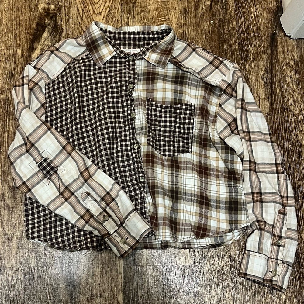 AE color block cropped boxy flannel brown